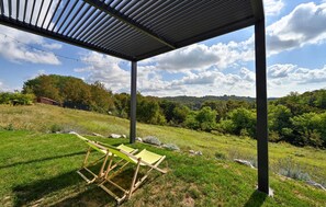 Property grounds - Luxurious home in Banfi with sauna (Banfi)