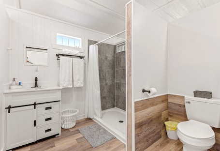 Shower, hair dryer, towels, soap. Cabin #2 A Joyful Place 5 Star Adult Resort minutes from scalloping & fishing
