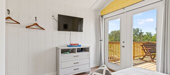 Cabin #2 Zen At The Palms 5 Star Adult Resort  minutes from scalloping & fishing