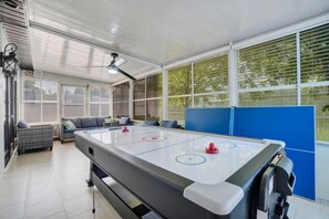 Games room - New! Sunroom Sanctuary | Hot Tub | Air Hockey (Lake Mary)