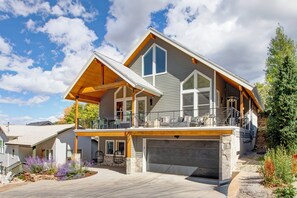 Exterior - Walk to Main Street with Hot Tub, Fire pit & BBQ! (Park City)