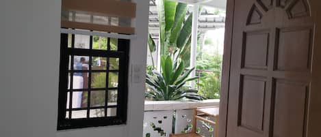 Kamar Double Standar, pemandangan halaman | Teras/patio