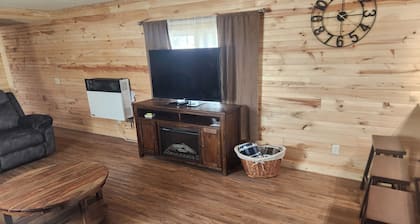 NEVER JUDGE A BOOK BY IT'S COVER!
..2 bedroom mobile home in Carey with AC, WiFi