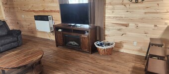 NEVER JUDGE A BOOK BY IT'S COVER!
..2 bedroom mobile home in Carey with AC, WiFi