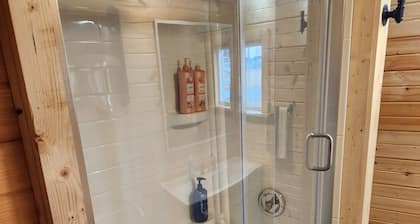 NEVER JUDGE A BOOK BY IT'S COVER!
..2 bedroom mobile home in Carey with AC, WiFi