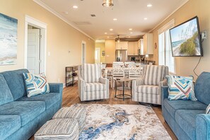 TV, video games - Charming Coastal dream cottage 3-bedroom house in fantastic Fort Morgan (Gulf Shores)