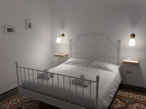 2 camere, ferro/asse da stiro, Wi-Fi gratuito, lenzuola