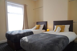 2 bedrooms, iron/ironing board, WiFi, bed sheets