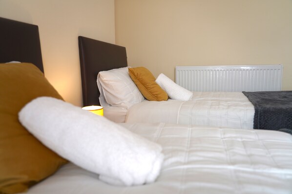 2 soverom, strykejern/-brett, wi-fi og sengetøy