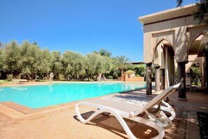 Pool - Charming 3-bedroom riad with WiFi, AC in phenomenal Marrakech (Marrakech)