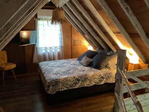 1 bedroom, travel cot, free WiFi, bed sheets