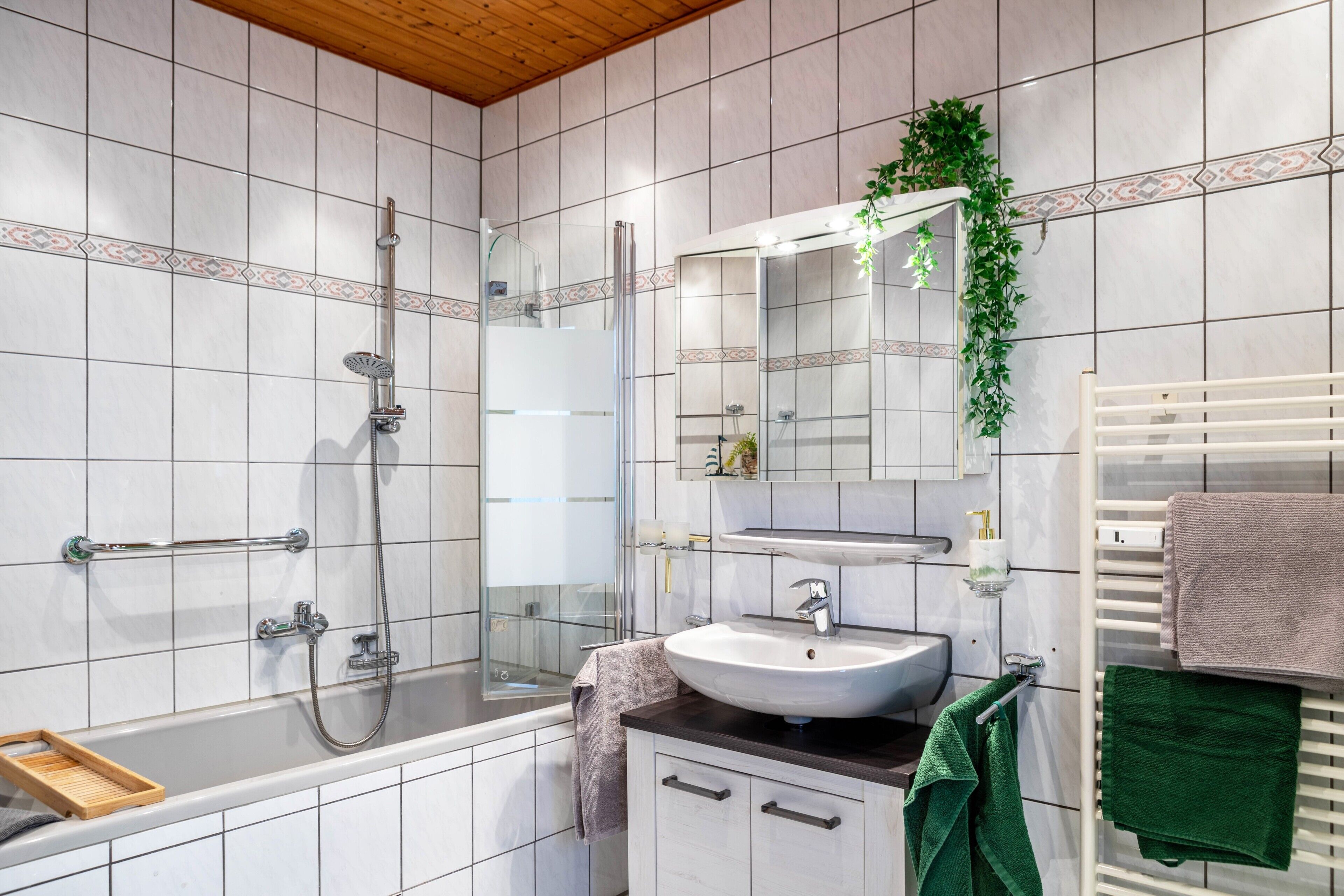 Een douche, een haardroger, handdoeken
