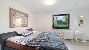 1 bedroom, iron/ironing board, free WiFi, bed sheets