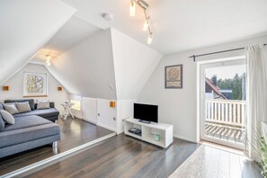 Unclassified image, 4 of 25, button