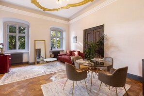 Tv, pejs, bordtennisbord