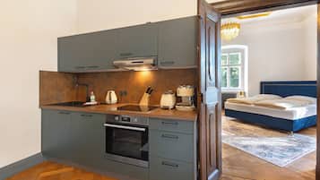 Kühlschrank, Ofen, Herdplatte, Geschirrspüler