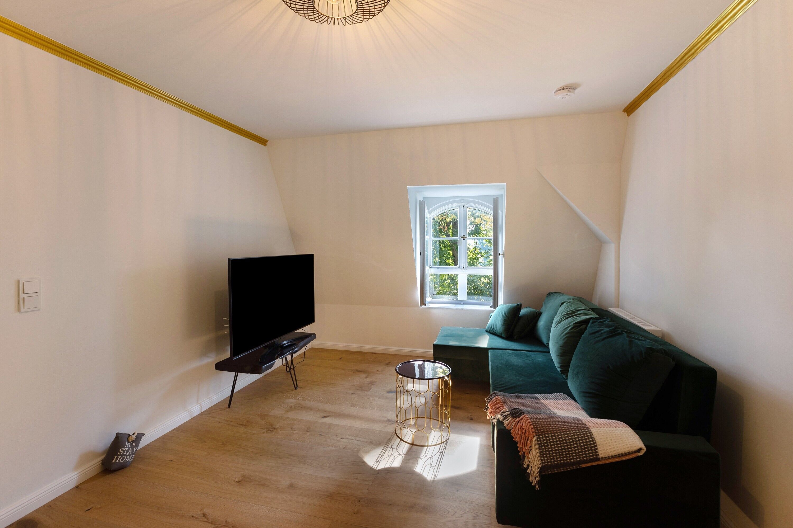 Televisión, mesa de ping pong