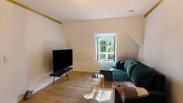 Televisión, mesa de ping pong