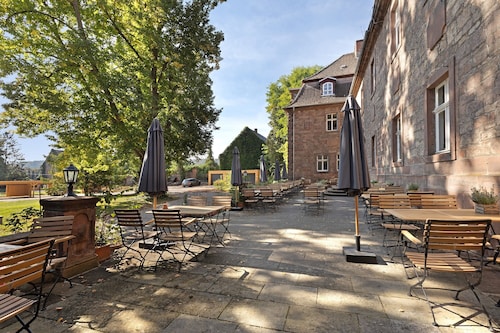 Ferienwohnung 'Henriette' mit Gemeinschaftspool, Gemeinschaftsterrasse und Wi-Fi