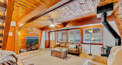 Classic Tahoe Charm – 3 Ski Resorts Within 5 Miles