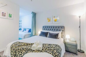 2 bedrooms, desk, iron/ironing board, WiFi