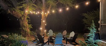 Sherwood Farmhouse: A Stylish Escape in Manhattan  – Your Home Away From Home!