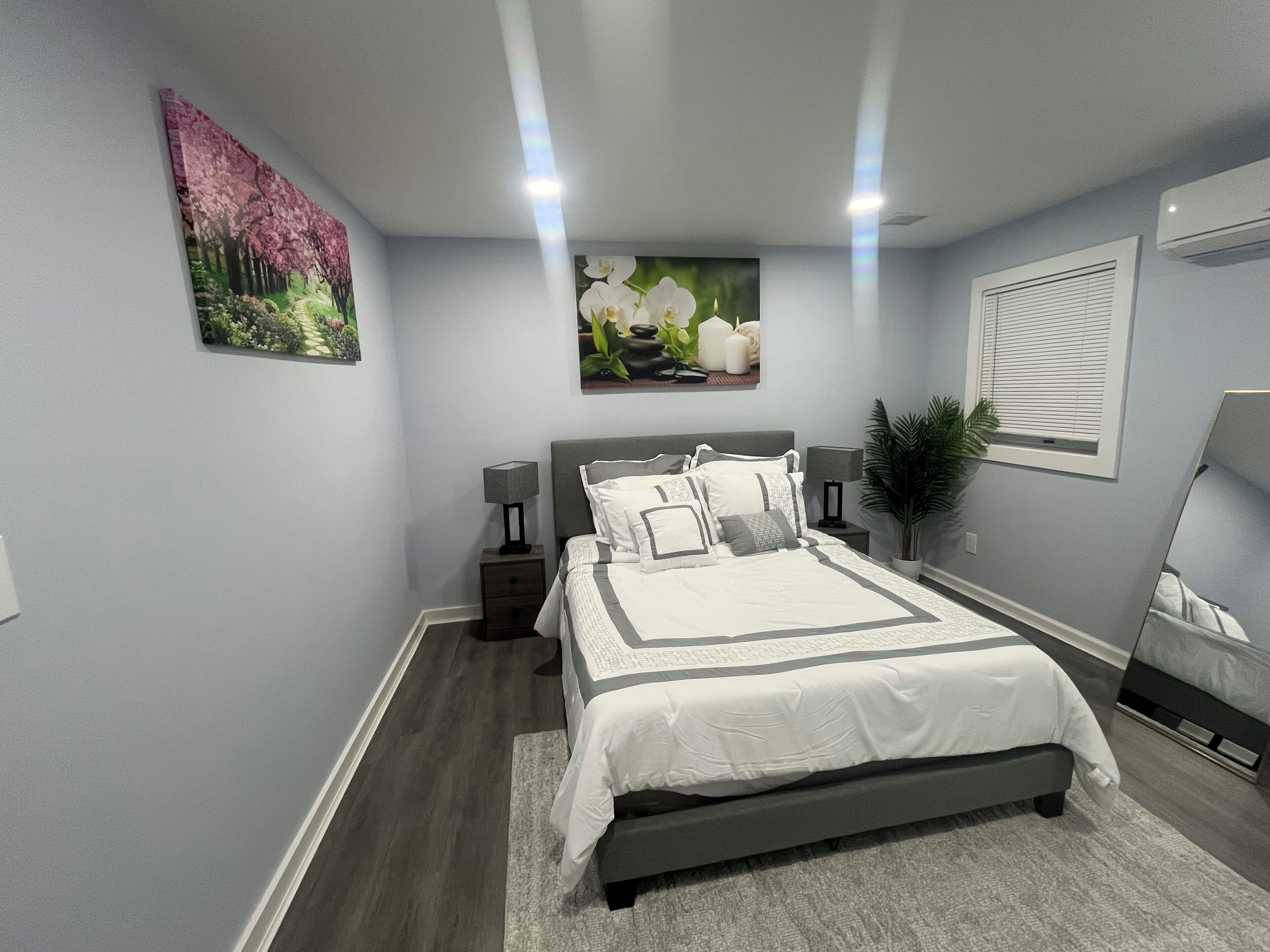 2 bedrooms, desk, iron/ironing board, WiFi