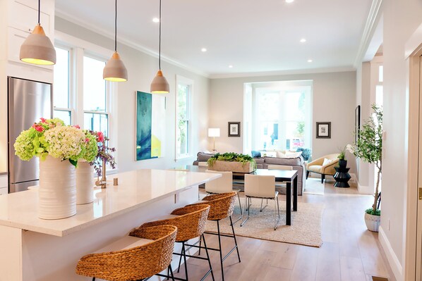 Interior - Stunning 3 bedroom flat in charming Berkeley Victorian with AC, WiFi. Enjoy! (Berkeley)