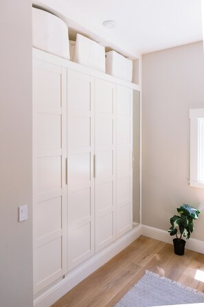 Interior - Stunning 3 bedroom flat in charming Berkeley Victorian with AC, WiFi. Enjoy! (Berkeley)