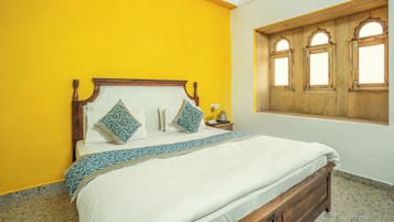 Royal-Doppelzimmer, Blick auf den Innenhof | Hochwertige Bettwaren, Zimmersafe, individuell eingerichtet