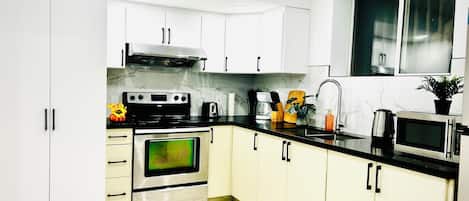 Fridge, microwave, oven, stovetop
