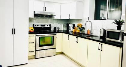 Cozy 2 BR suite close to Airport,Crdt V hosptl in a hilly setting in Mississauga