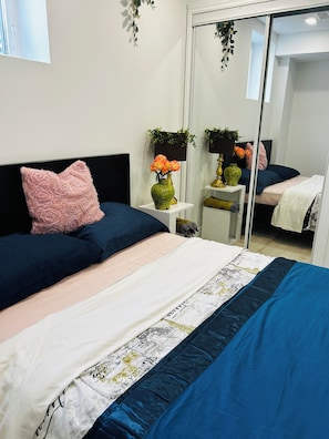 2 bedrooms, desk, iron/ironing board, free WiFi