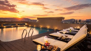 2 outdoor pools, pool umbrellas, sun loungers