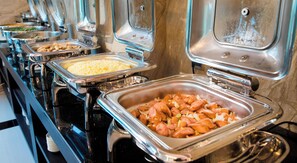 Colazione a buffet, servita tutte le mattine (150000 VND a persona) 