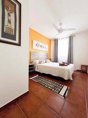 1 chambre, fer et planche à repasser, Wi-Fi, literie fournie