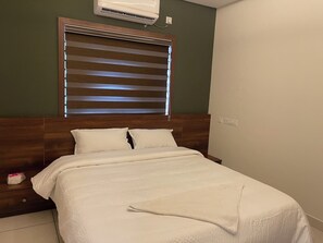 Minibar (inkludert), lydisolert, wi-fi (inkludert) og rullestolvennlig