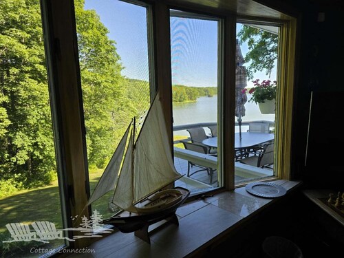 Experience stunning views at Bestview, a spacious 3-bedroom house in Damariscotta, ME.