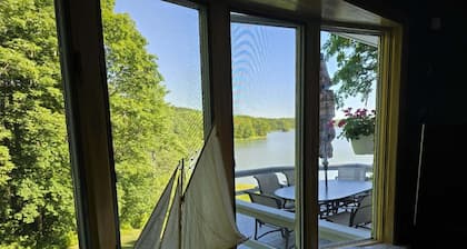 Experience stunning views at Bestview, a spacious 3-bedroom house in Damariscotta, ME.