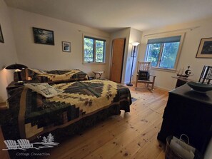 3 bedrooms, desk, free WiFi, bed sheets