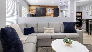 Living area - Cozy and Chic apartment close to everything in Wheat Ridge! (Wheat Ridge)