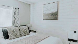 Room - Cozy and Chic apartment close to everything in Wheat Ridge! (Wheat Ridge)