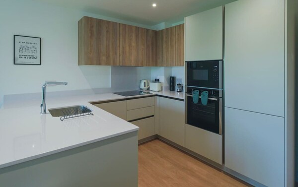 Luxury Manchester Apartment - Blue - Cheadle