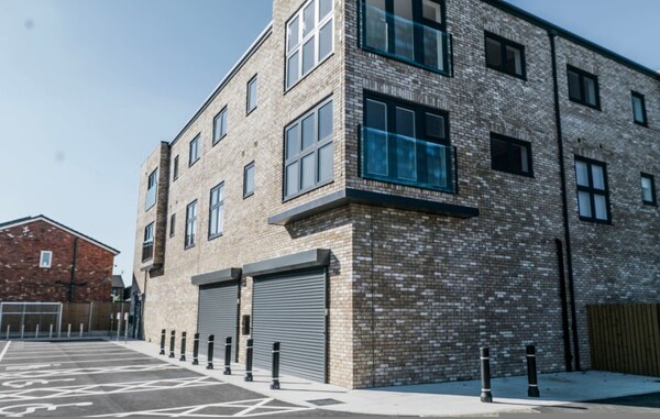 Luxury Manchester Apartment - Orange - Cheadle