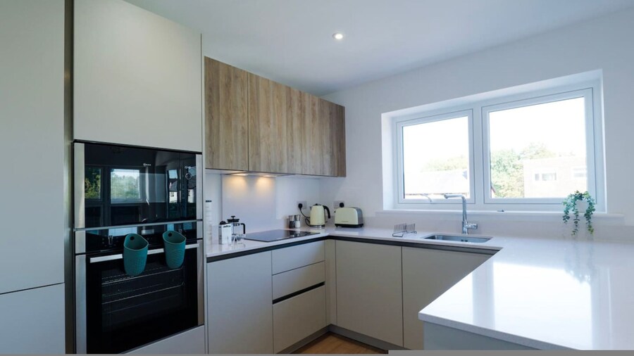 Luxury Manchester Apartment - Pink