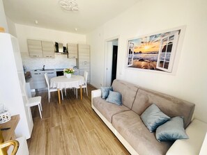 TV - Apartment in beachfront residence (Alghero)