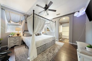 3 bedrooms, desk, iron/ironing board, travel cot