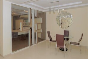 Suite | Living area | 80-cm LED TV with satellite channels - VITS Select Bharuch (Bharuch)