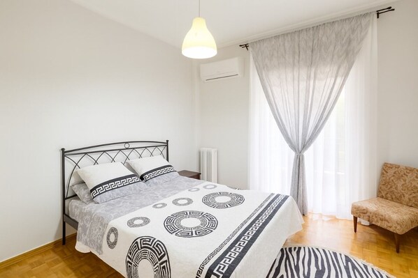 1 chambre, fer et planche à repasser, Wi-Fi, draps fournis