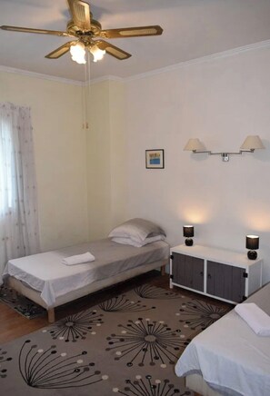 2 slaapkamers, een strijkplank/strijkijzer, wifi, beddengoed